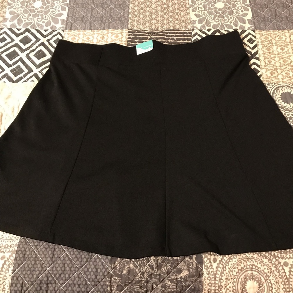 Maurice’s black skirt